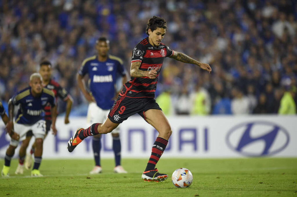 Flamengo e Palestino medem forças no Maracanã