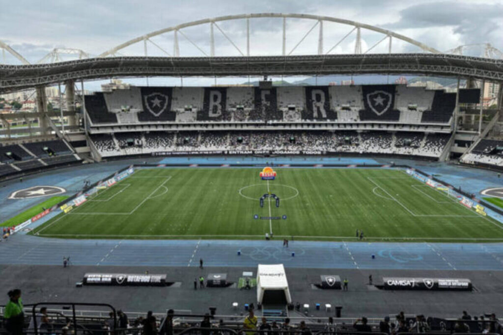 Botafogo e Fluminense medem forças no Nilton Santos 