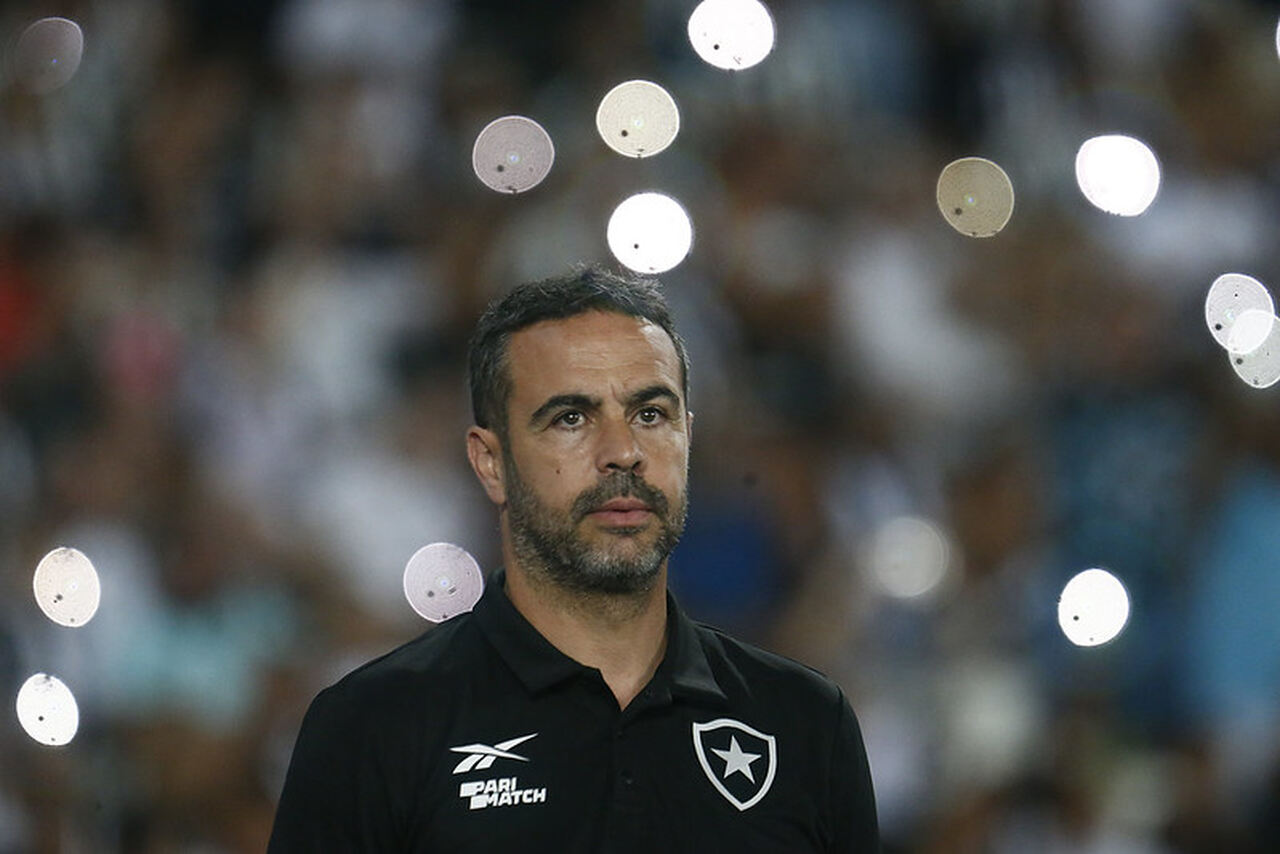 Atuações do Botafogo contra o Vitória: dedo de Artur Jorge faz a diferença