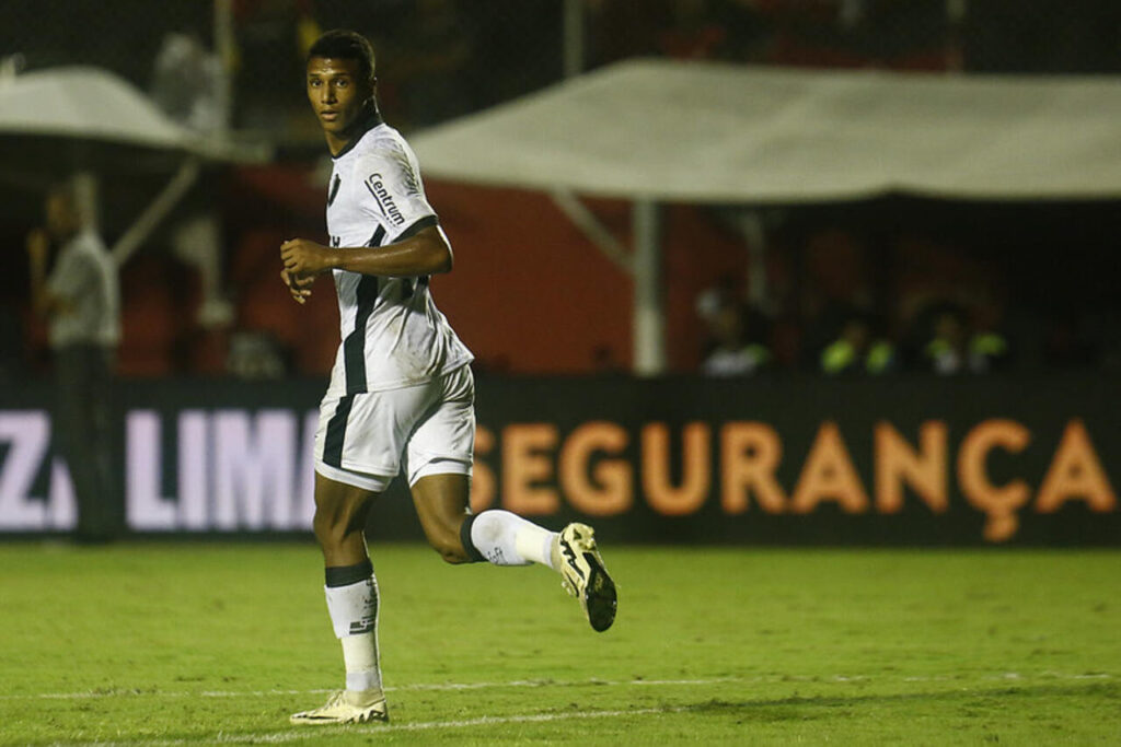 Fabiano estreia pelo profissional do Botafogo