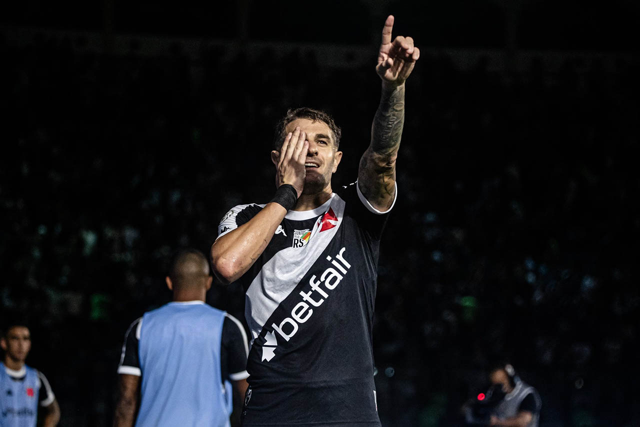 Atuações do Vasco contra o Vitória: Payet lidera caravela; Maicon e Vegetti ajudam
