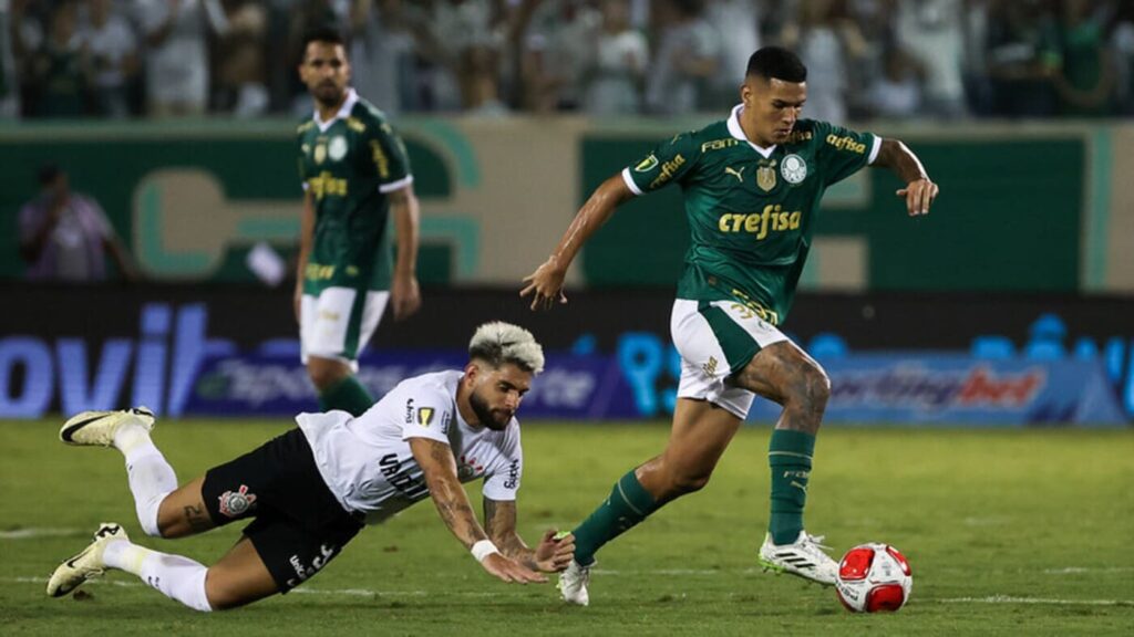 Palmeiras e Corinthians se enfrentam pelo Brasileirão