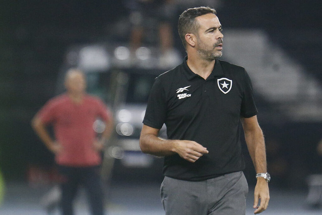Artur Jorge analisa empate do Botafogo 