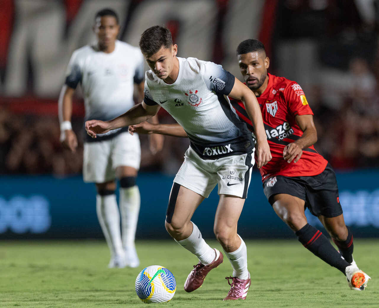 Atlético-GO e Corinthians empatam em 2 a 2, pela oitava rodada do Brasileirão - Foto: Rodrigo Coca/Agência Corinthians