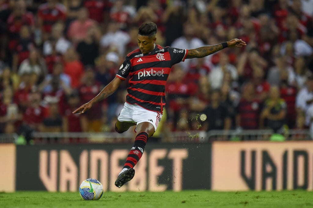 Bruno Henrique é dúvida no jogo entre Flamengo e Cruzeiro
