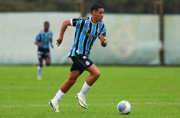 ALYSSON - O jovem ganhou a oportunidade, mas também não conseguiu se destacar. Nota: 5. - Foto: Renan Jardim/Grêmio FBPA 