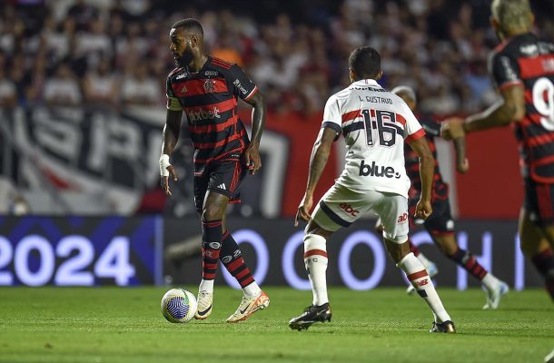 AGOSTO: Foi, sem dúvidas, o mês do desgosto para o clube. O Fla conviveu com lesões, queda de desempenho e ainda foi obrogado a ir ao mercado. Dentro das quatro linhas, foram oito jogos, com três vitórias, um empate e quatro derrotas. Mesmo assim, conseguiu avançar para as quartas de final da Copa do Brasil. Foto: Marcelo Cortes / Flamengo