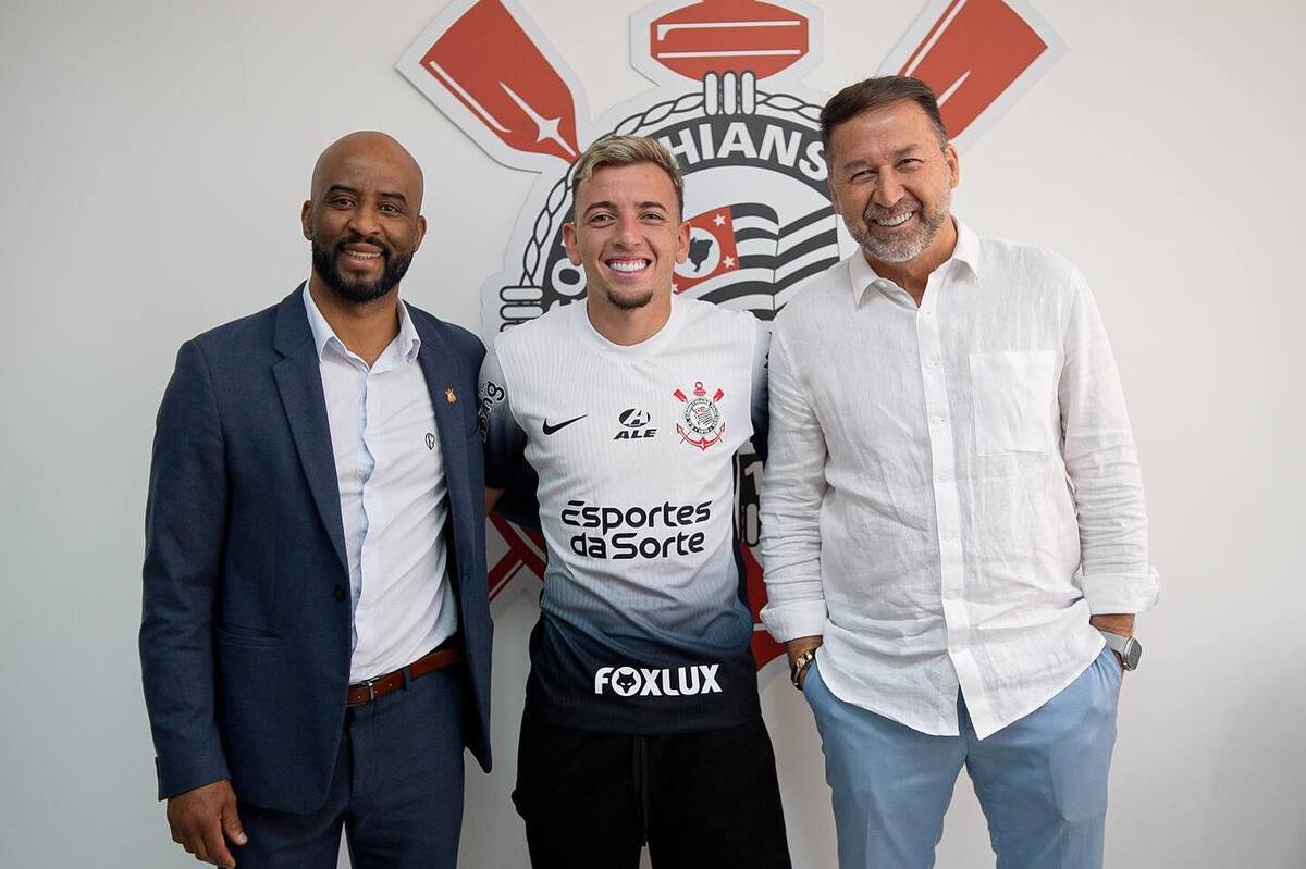 Corinthians renova com Ryan e estipula alta multa rescisória