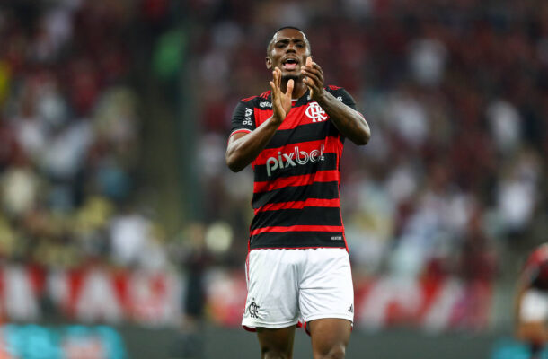 EVERTTON ARAÚJO - De volta ao time após cumprir suspensão, fechou bem a intermediária defensiva e foi prático na troca de passes. Se descontrolou no segundo tempo, perdendo bolas fáceis - NOTA 6,5  - Foto: Gilvan de Souza/Flamengo