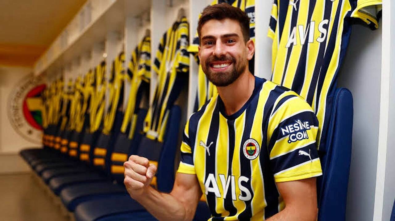 Luan Peres deixa o Fenerbahçe, da Turquia, e acerta com o Santos - Foto: Divulgação/Fenerbahçe