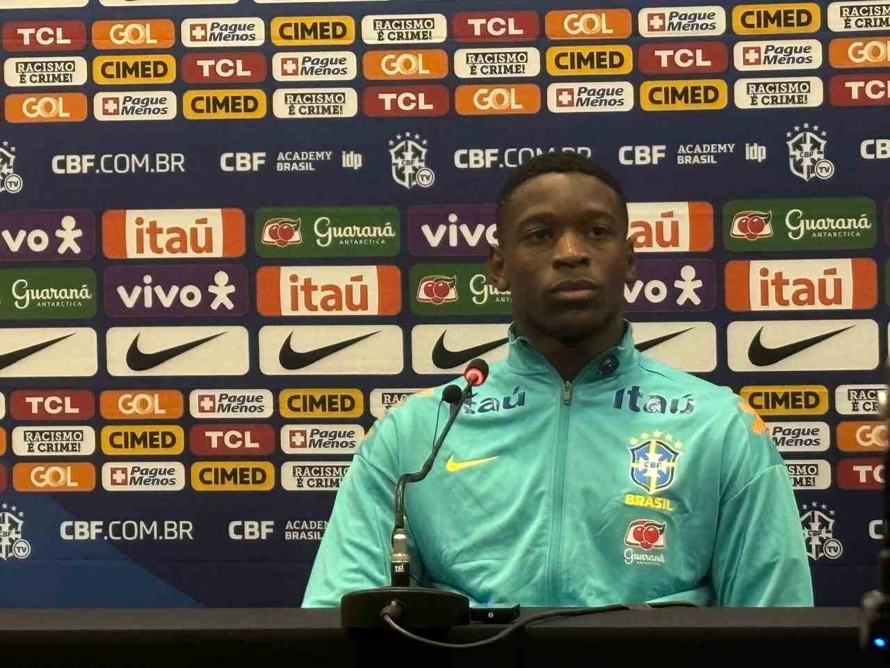 Luiz Henrique, da Seleção Brasileira, durante a coletiva desta quarta-feira (4)  - Foto: Felipe Camin/Jogada10