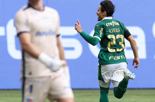 Com apenas três jogos no mês, o Palmeiras empatou com RB Bragantino (0 a 0) e Fortaleza (2 a 2), além de vencer o Juventude por 5 a 3, fora de casa. - Foto: Cesar Greco/Palmeiras