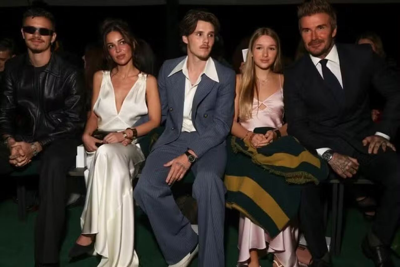 Nora brasileira de Beckham expõe cicatriz impactante na coluna