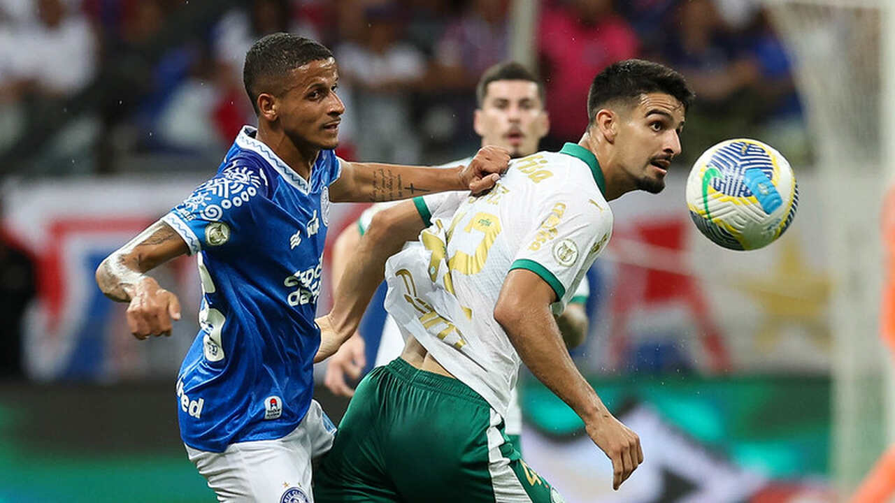 Flaco decide no fim, Palmeiras vence Bahia de virada e segue vivo