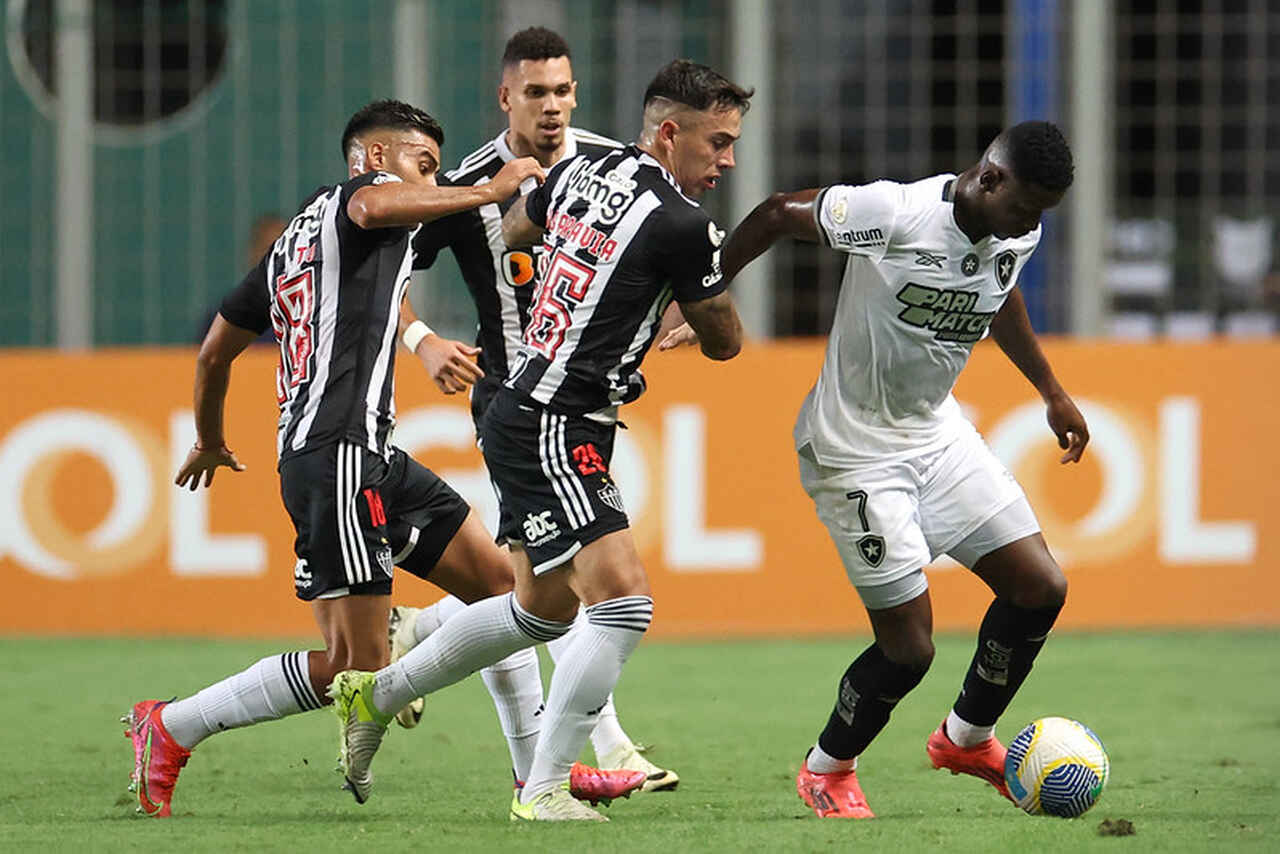 Em prévia da Libertadores, Galo e Botafogo empatam. E deu briga! 