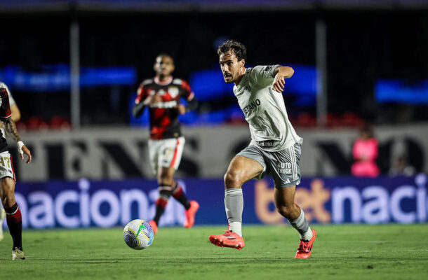 IGOR GOMES - Primeiro tempo de amargar. Mal al na criação e deixando espaços na marcação. NOTA 4,0. Foto: Pedro Souza / Atlético