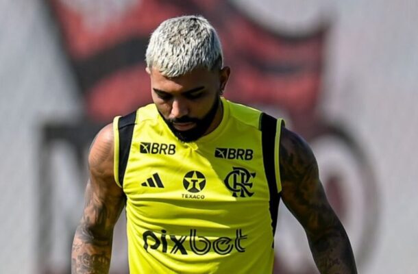 No fim do mês, o empresário de Gabigol relatou o jogador trabalhava uma saída do clube. Junior Pedroso disse, em entrevista ao 