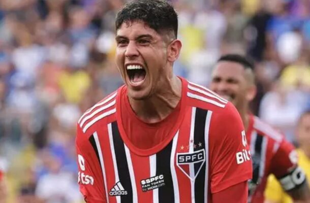 ALAN FRANCO  - Partida muito ruim, perdendo vários lances na defesa, incluindo a jogada do gol do Bragantino no primeiro tempo, além de errar passes. Deixou muito a desejar - NOTA 4,0 -Foto: Divulgação São Paulo 