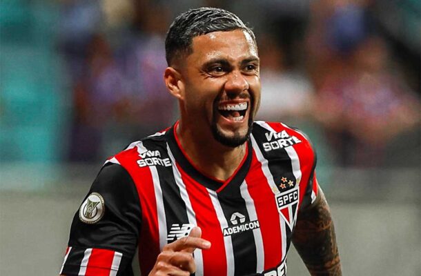 WELLINGTON RATO - Mostoru vontade ao entrar, participando intensamente do abafa são-paulino. Mas faltou finalizar mais. NOTA 5,5 - Foto: Rubens Chiri/saopaulofc.net