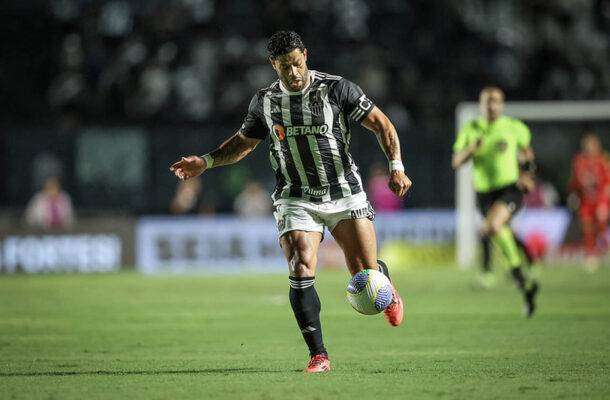 HULK - Foi o jogador que mais buscou o jogo, tentando levar o Galo para a frente. Um bom chute no primeiro tempo. NOTA 6,0. Foto: Pedro Souza / Atlético