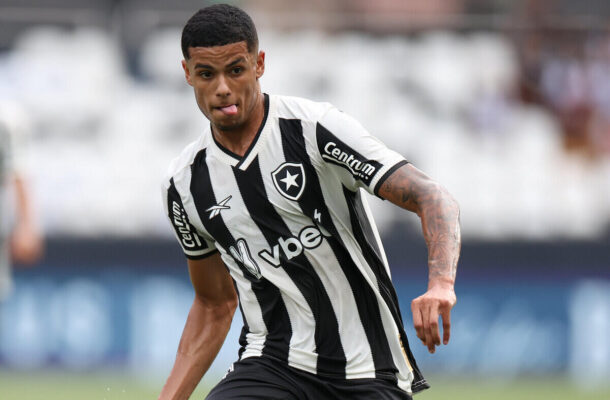 VITINHO VAZ - No segundo tempo, foi um jogador que buscou a construção das jogadas o tempo todo, porém cansou e foi substituído. NOTA: 6,0. Foto: Vitor Silva/Botafogo