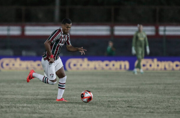 RAFAEL MONTEIRO - Foi o jogador que destoou do restante da equipe. Defensivamente cedeu alguns poucos espaços e contribuiu pouco na parte ofensiva. NOTA: 5,0 - Foto: Lucas Merçon / Fluminense FC