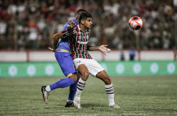 JOÃO NETO - Teve dificuldade para sair da marcação e foi discreto. Mesmo assim, ainda teve uma chance em que acertou o travessão, na etapa final. NOTA: 5,5 - Foto: Lucas Merçon / Fluminense FC